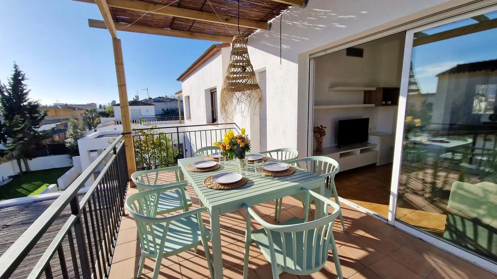 Gorgot P1 I Apartamento Con Terraza Y Piscina Comunitaria Cerca De La Playa Empuriabrava Spain