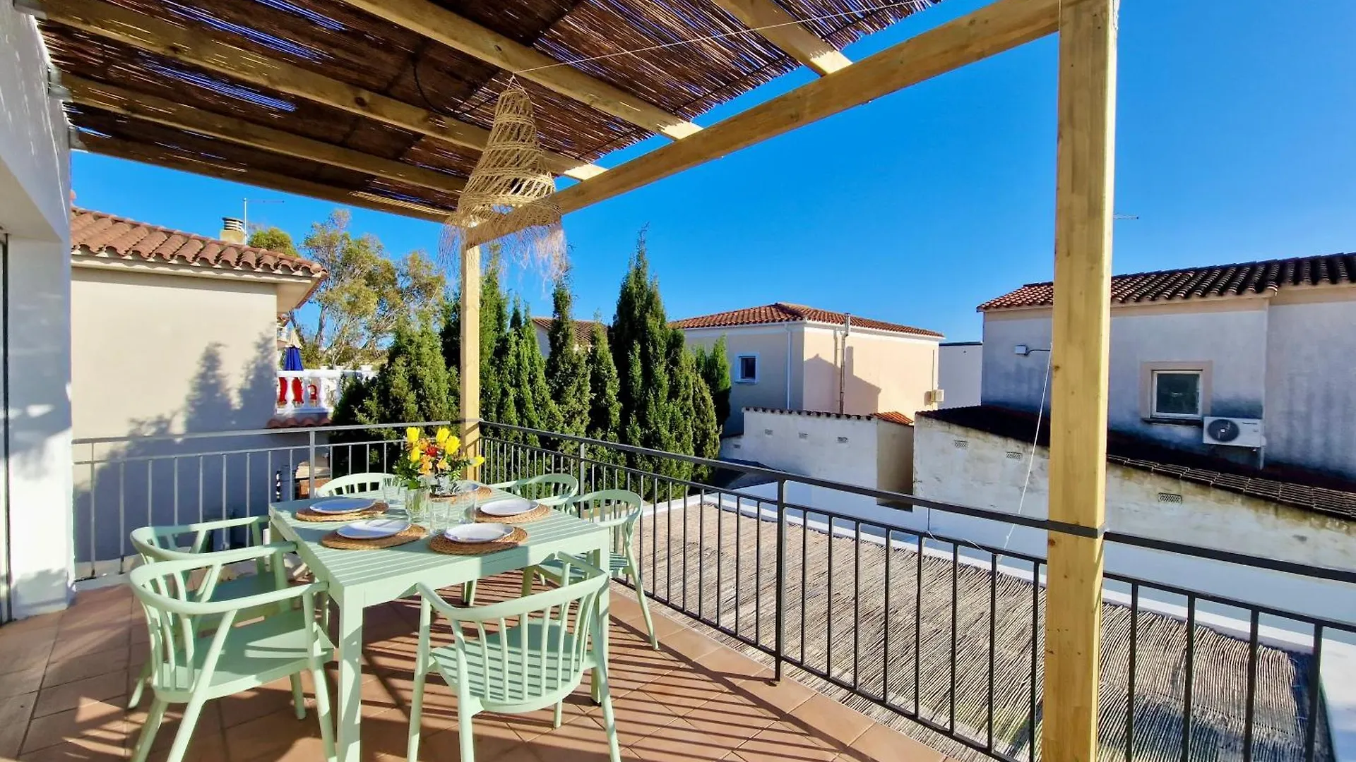 Gorgot P1 I Apartamento Con Terraza Y Piscina Comunitaria Cerca De La Playa Empuriabrava 0*,  Spain